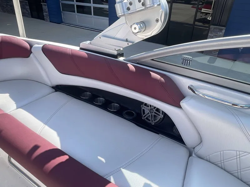 Slide: The Image of MasterCraft X25 2012 - 19