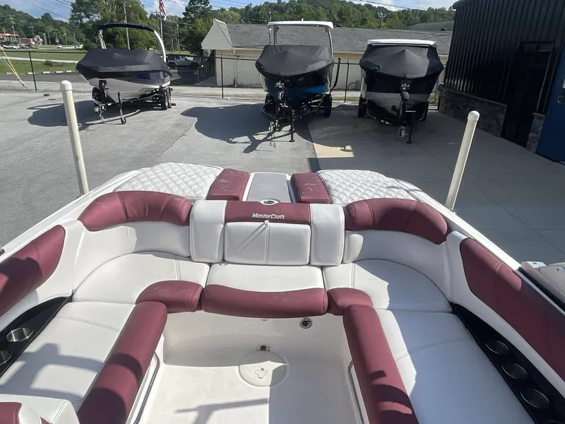 Slide: The Image of MasterCraft X25 2012 - 23