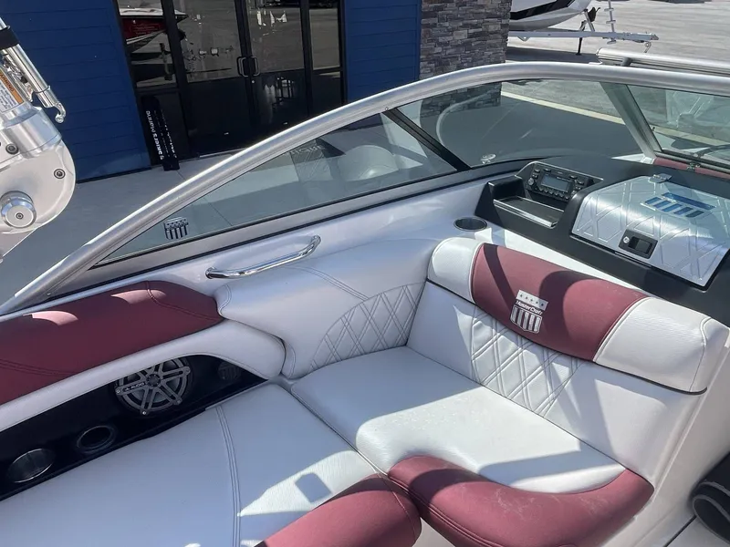 Slide: The Image of MasterCraft X25 2012 - 27