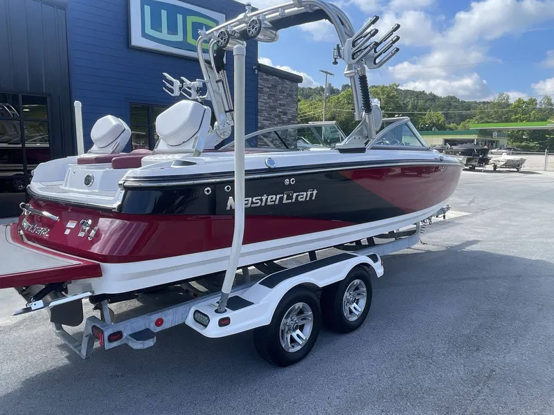 Slide: The Image of MasterCraft X25 2012 - 3