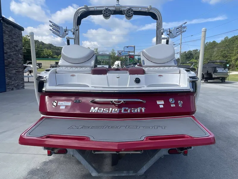 Slide: The Image of MasterCraft X25 2012 - 4