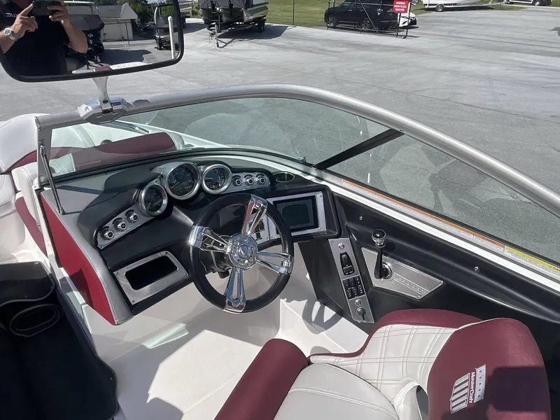 Slide: The Image of MasterCraft X25 2012 - 5