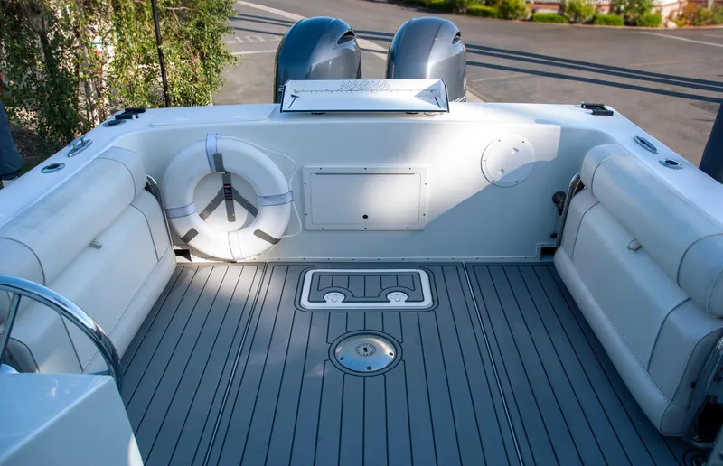 Slide: The Image of Parker 2530 Extended Sport Cabin 2014 - 15