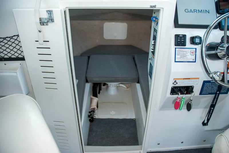 Slide: The Image of Parker 2530 Extended Sport Cabin 2014 - 19