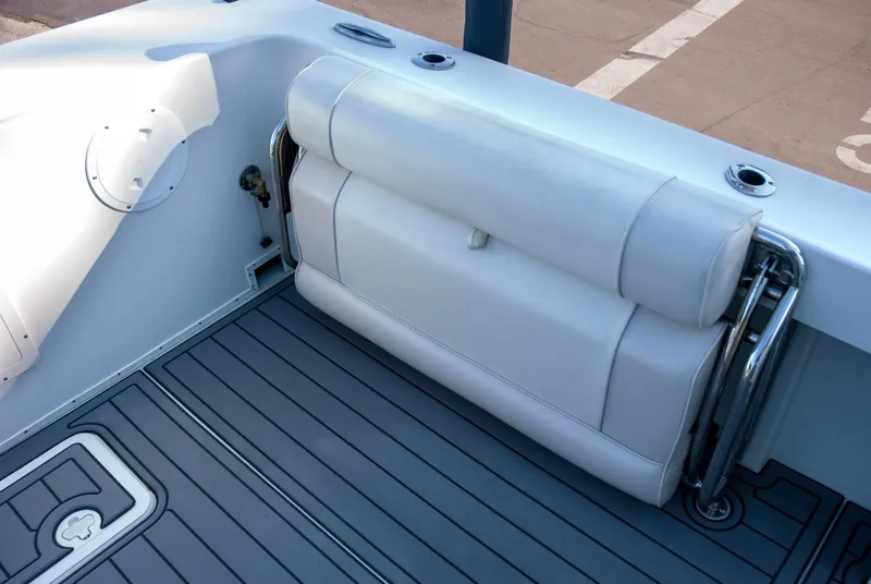 Slide: The Image of Parker 2530 Extended Sport Cabin 2014 - 21