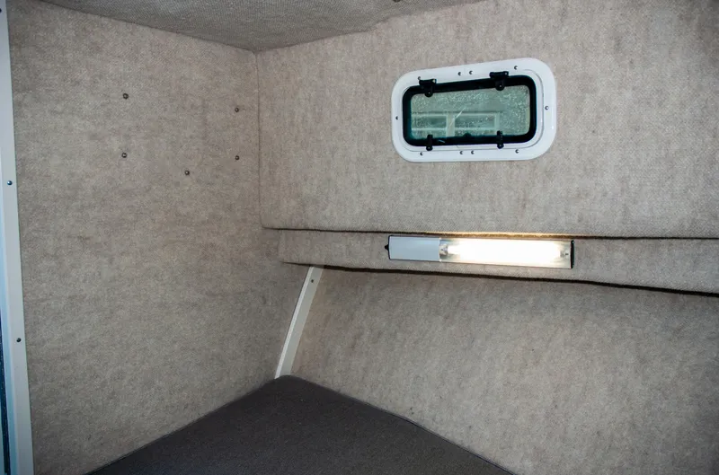 Slide: The Image of Parker 2530 Extended Sport Cabin 2014 - 32