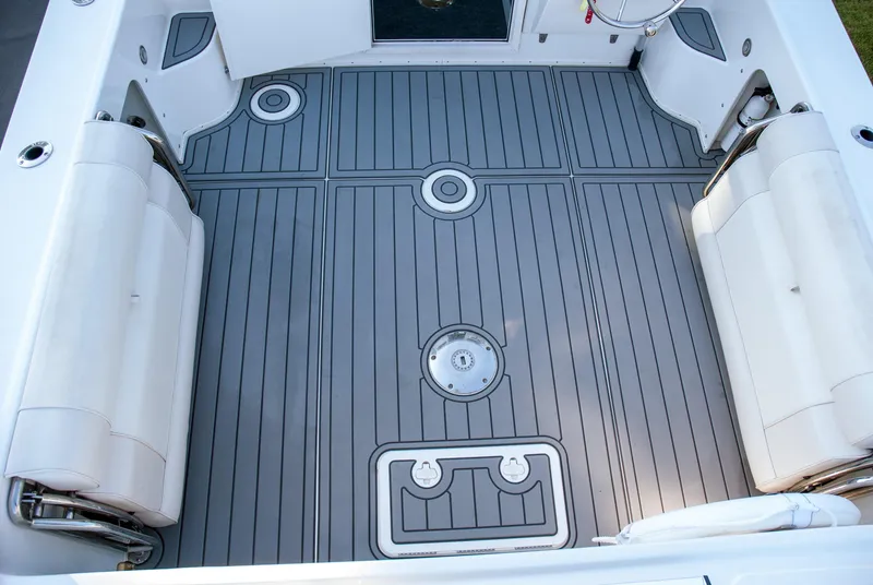 Slide: The Image of Parker 2530 Extended Sport Cabin 2014 - 33