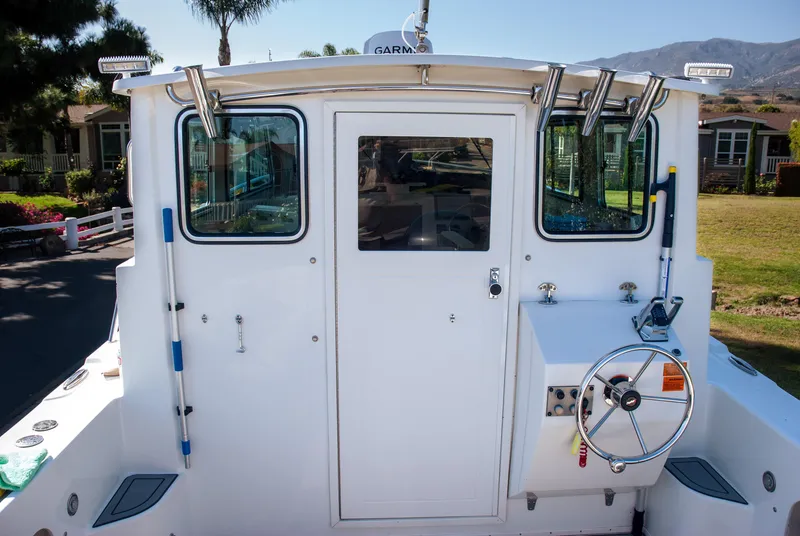 Slide: The Image of Parker 2530 Extended Sport Cabin 2014 - 6