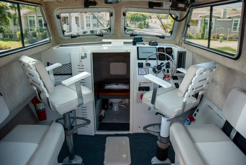 Slide: The Image of Parker 2530 Extended Sport Cabin 2014 - 7