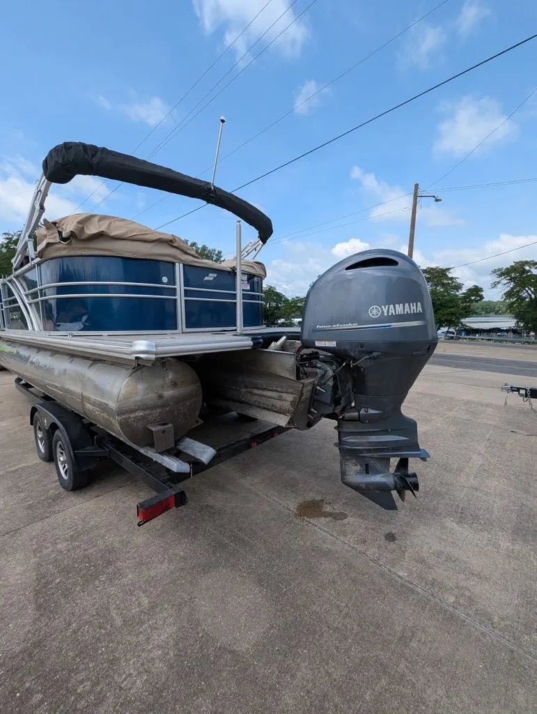 Slide: The Image of Starcraft CX 23 RE 2018 - 11