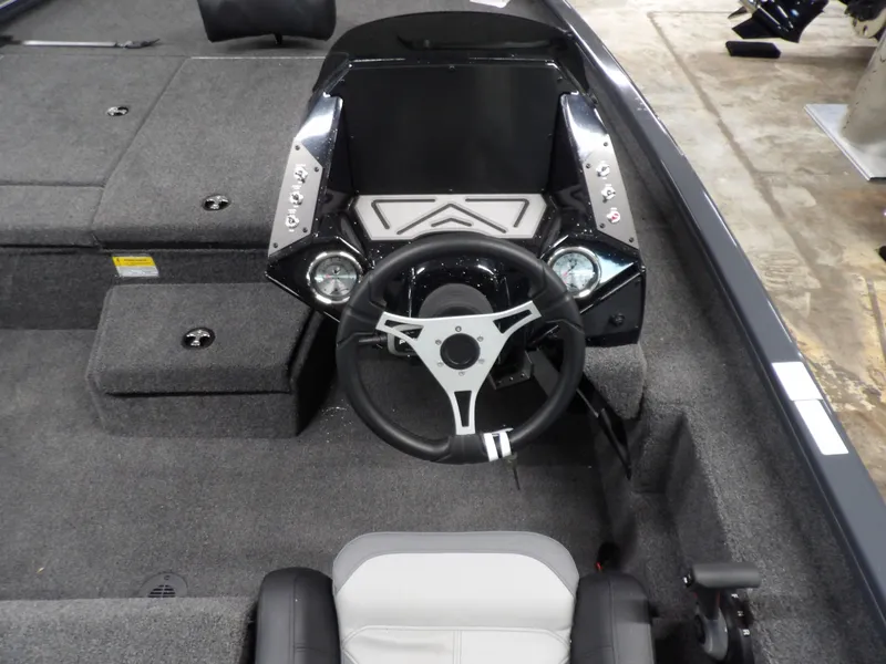 Slide: The Image of Crestliner MX19 2025 - 13