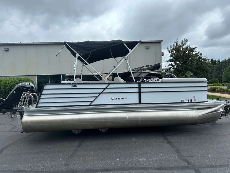 The Image of Crest Classic LX 220 SLS 2022 - 1