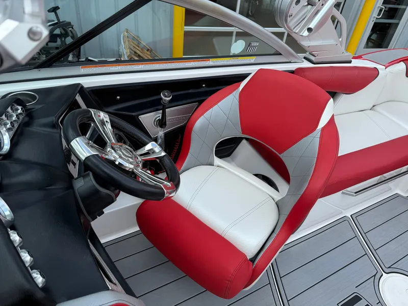 Slide: The Image of MasterCraft X30 2012 - 12