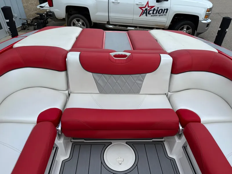 Slide: The Image of MasterCraft X30 2012 - 17