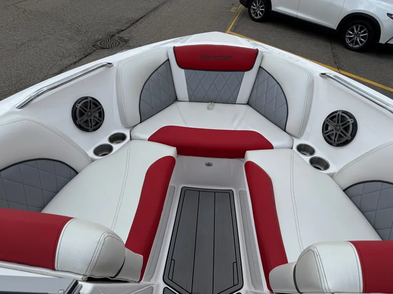 Slide: The Image of MasterCraft X30 2012 - 19