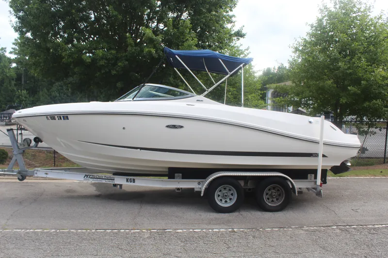 The Image of Sea Ray SLX 230 2011 - 1