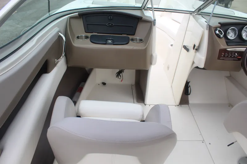 Slide: The Image of Sea Ray SLX 230 2011 - 11