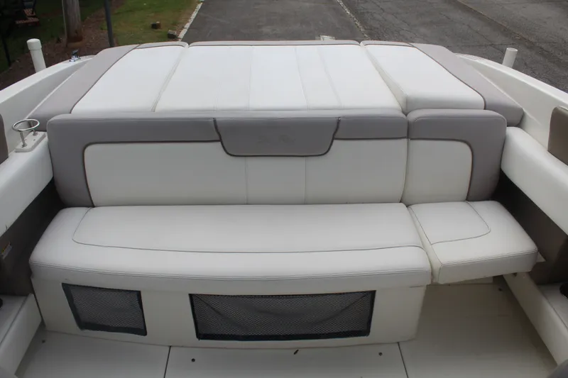 Slide: The Image of Sea Ray SLX 230 2011 - 13