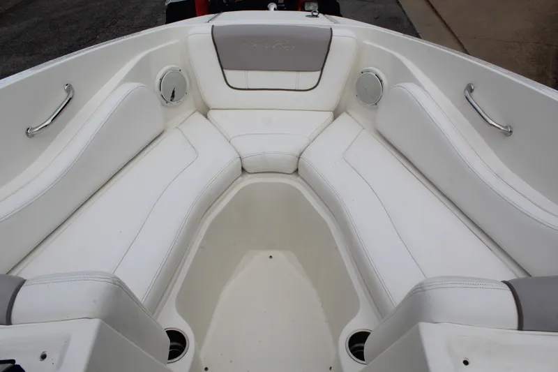 Slide: The Image of Sea Ray SLX 230 2011 - 15