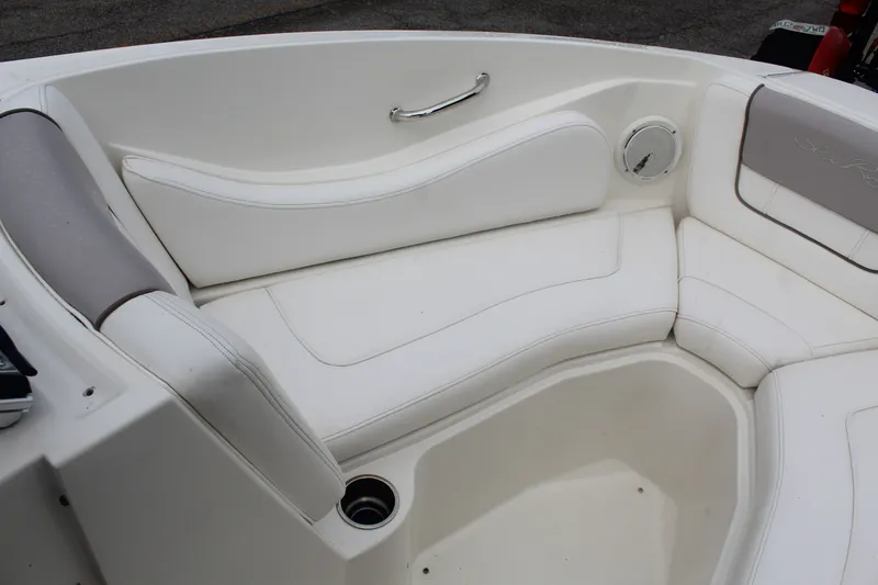 Slide: The Image of Sea Ray SLX 230 2011 - 16