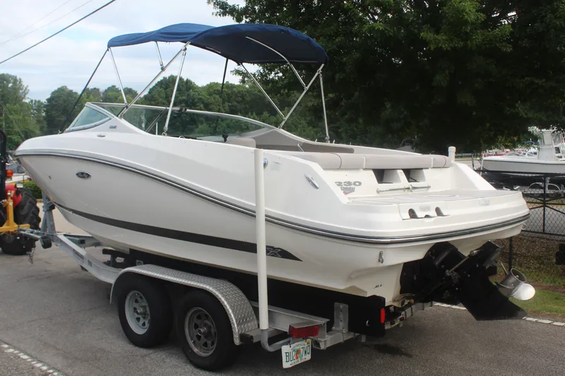Slide: The Image of Sea Ray SLX 230 2011 - 3