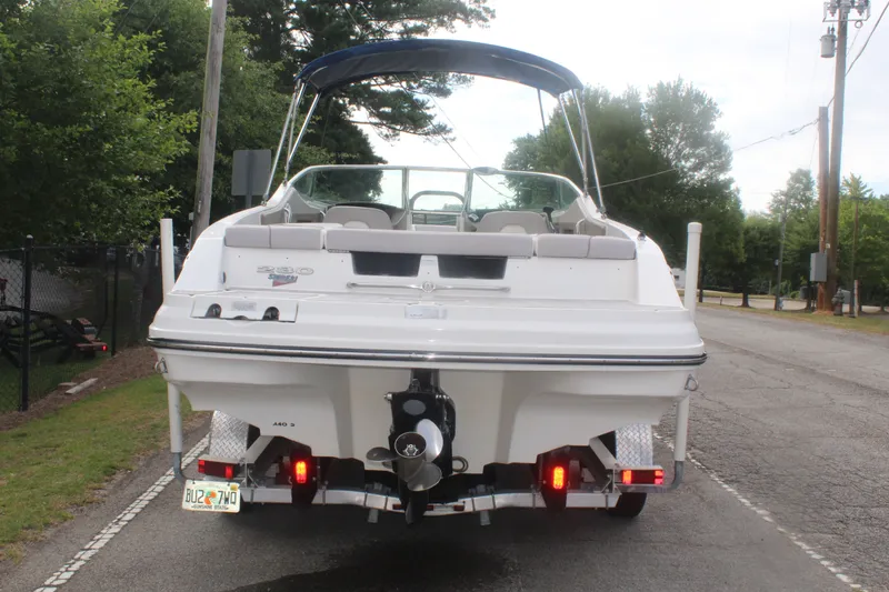 Slide: The Image of Sea Ray SLX 230 2011 - 5