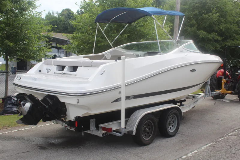 Slide: The Image of Sea Ray SLX 230 2011 - 7