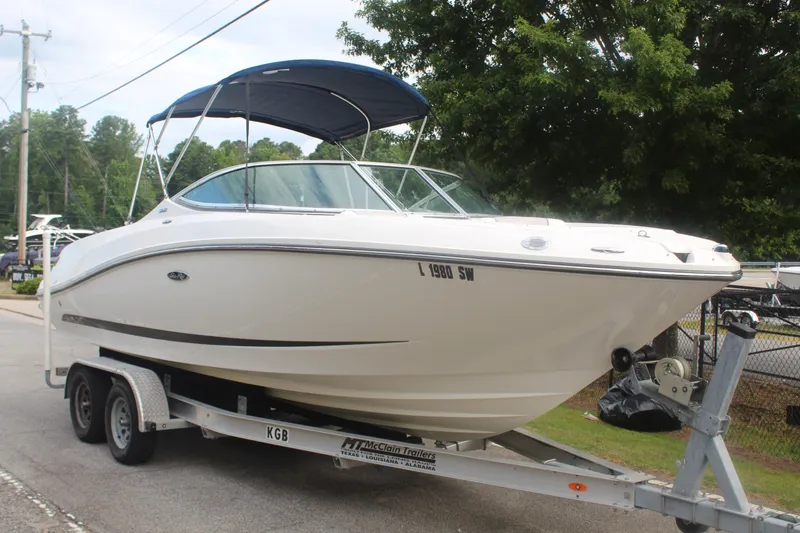 Slide: The Image of Sea Ray SLX 230 2011 - 8