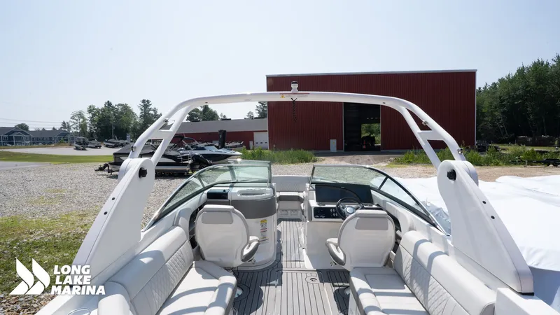 Slide: The Image of Sea Ray 250 SLX 2021 - 10