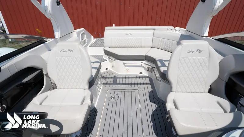 Slide: The Image of Sea Ray 250 SLX 2021 - 18