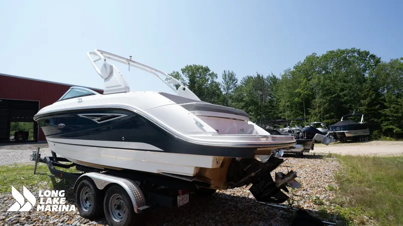 Slide: The Image of Sea Ray 250 SLX 2021 - 3