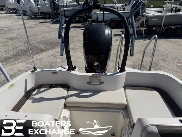 Slide: The Image of Bayliner Element E 2020 - 4