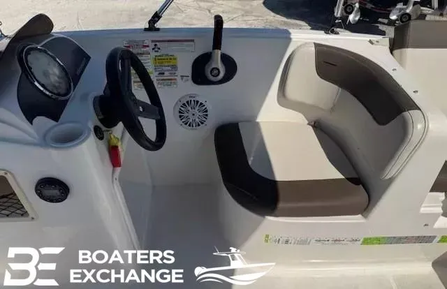 Slide: The Image of Bayliner Element E 2020 - 5