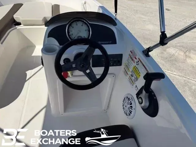 Slide: The Image of Bayliner Element E 2020 - 6