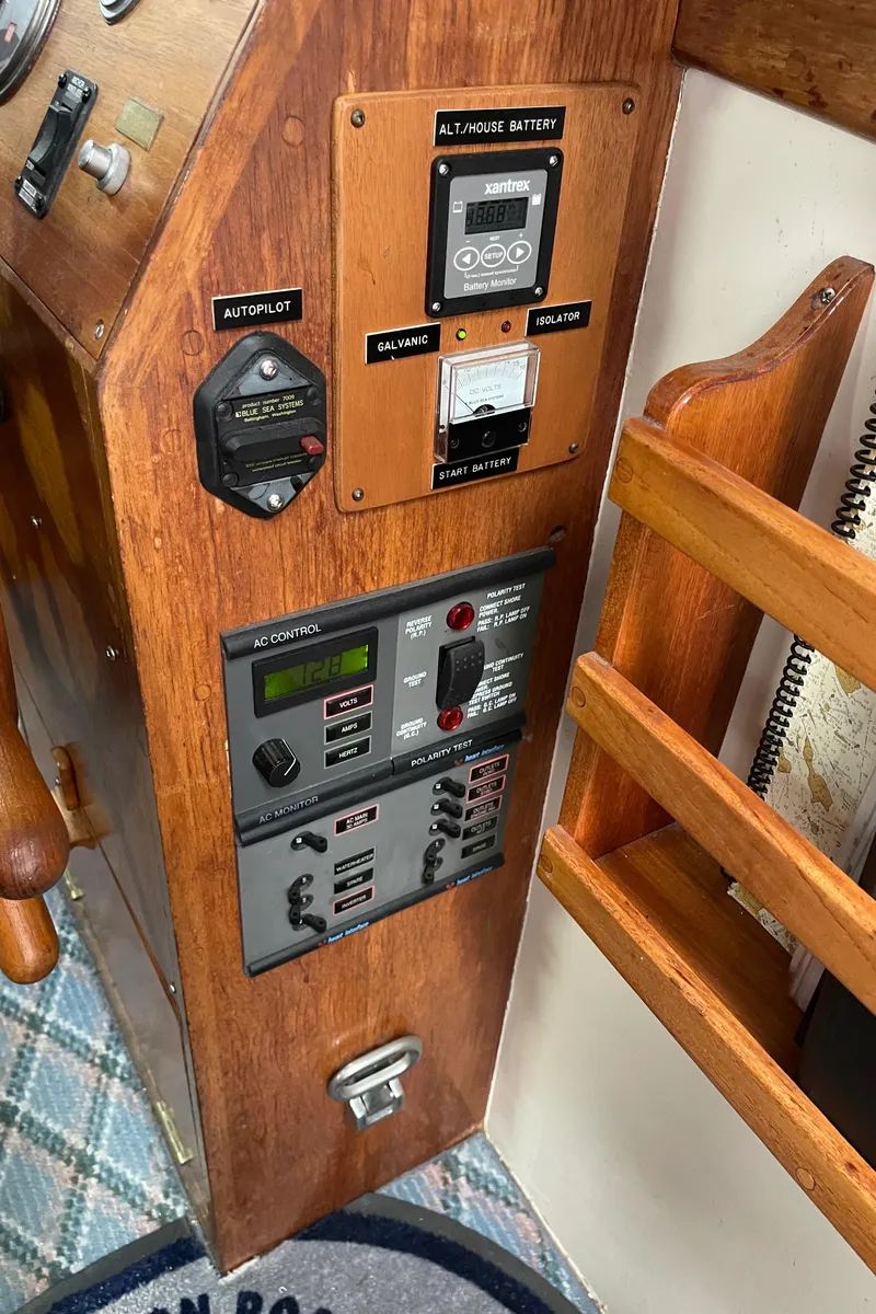 Slide: The Image of Grand Banks 36 Classic 1969 - 57