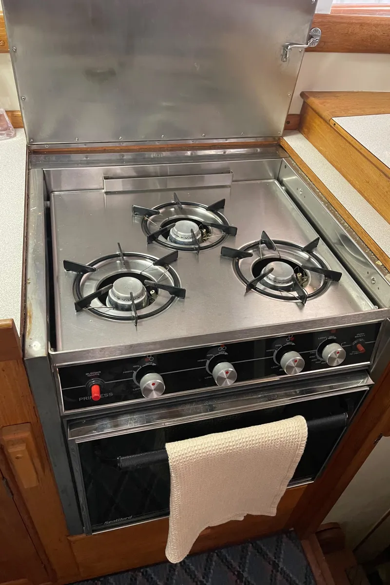 Slide: The Image of Grand Banks 36 Classic 1969 - 59