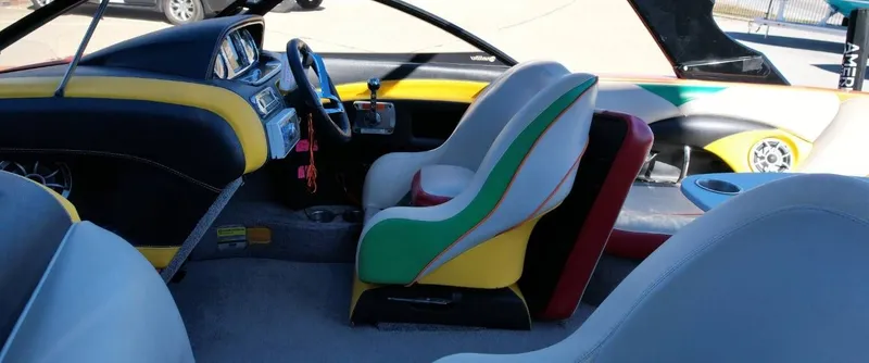 Slide: The Image of Malibu Wakesetter 22 VLX 2009 - 10