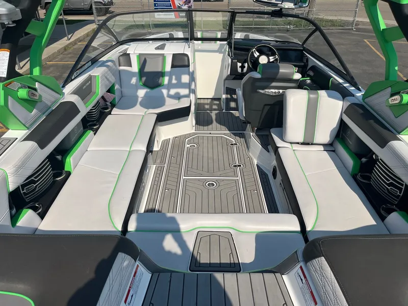 Slide: The Image of Nautique G23 2017 - 18