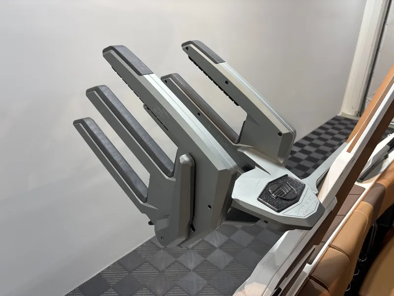 Slide: The Image of Malibu Wakesetter 23 LSV 2026 - 15