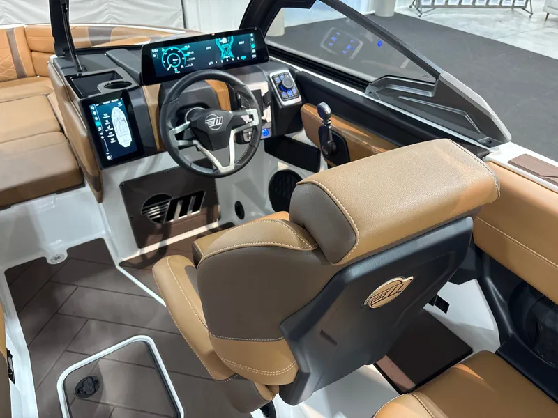 Slide: The Image of Malibu Wakesetter 23 LSV 2026 - 9