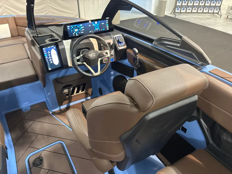 Slide: The Image of Malibu Wakesetter 23 LSV 2026 - 10