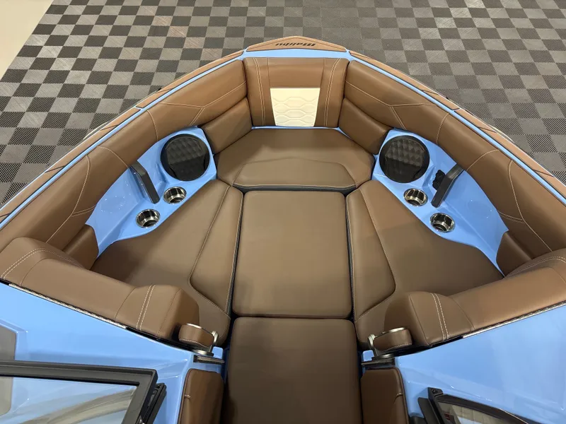 Slide: The Image of Malibu Wakesetter 23 LSV 2026 - 7