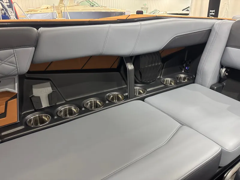 Slide: The Image of Malibu 26 LSV 2026 - 12