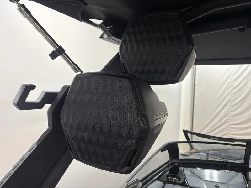 Slide: The Image of Malibu 26 LSV 2026 - 22