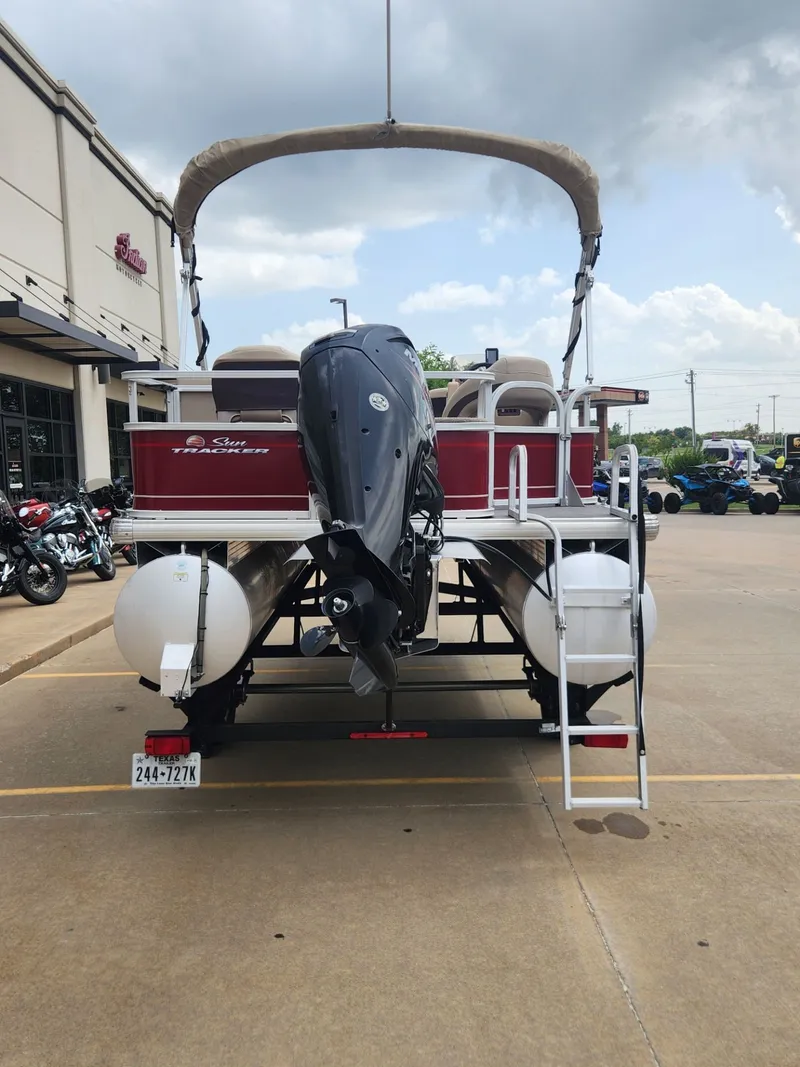 Slide: The Image of Sun Tracker Bass Buggy 18 DLX 2019 - 7