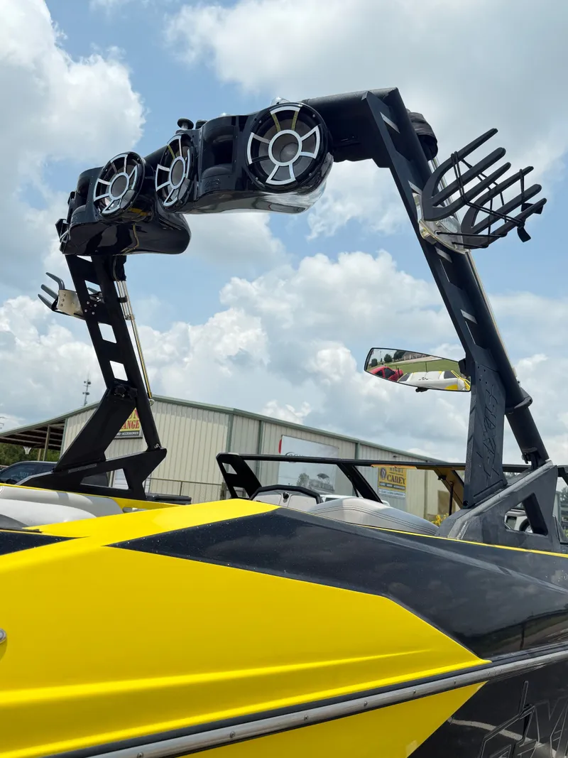 Slide: The Image of Axis A20 2017 - 10