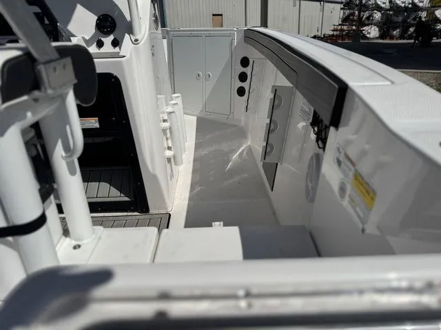 Slide: The Image of Yamaha 220 FSH Sport 2024 - 11