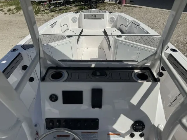 Slide: The Image of Yamaha 220 FSH Sport 2024 - 15