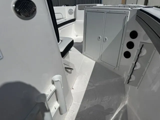 Slide: The Image of Yamaha 220 FSH Sport 2024 - 17