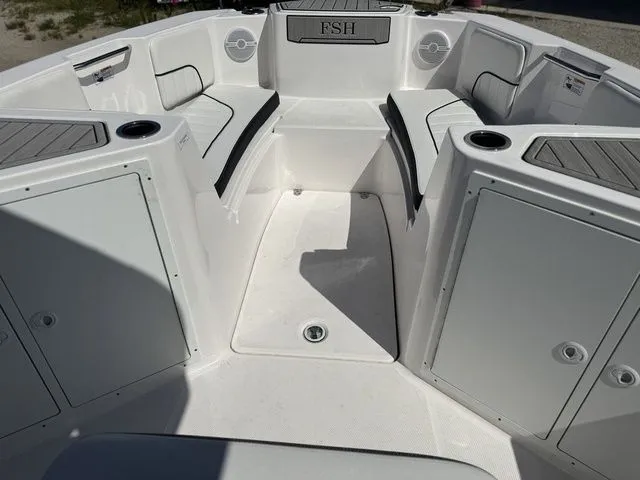 Slide: The Image of Yamaha 220 FSH Sport 2024 - 18